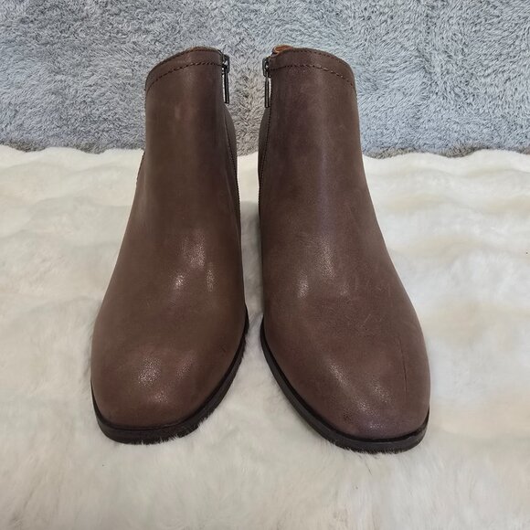 Lucky Brand Panally Leather Side Dip Block Heel Ankle Booties Women's Size 10 - Picture 8 of 10